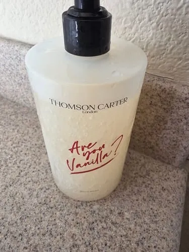 Rouge Avenue Postcards From body wash 450ml rav