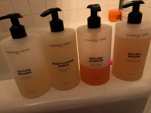 Rouge Avenue Soleil Rouge body wash 450 ml kirsebær