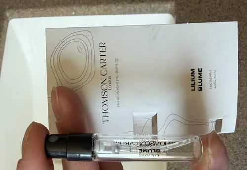 Rouge Avenue Lilium Blume eau de parfum 2ml prøve